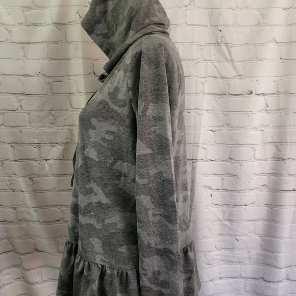 Jane & Delancy Camo Women's Hoodie - Picture 4 of 8